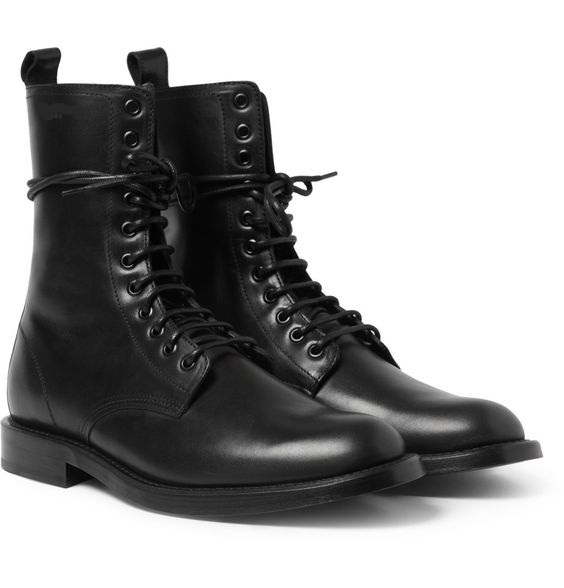 lacing boots military style